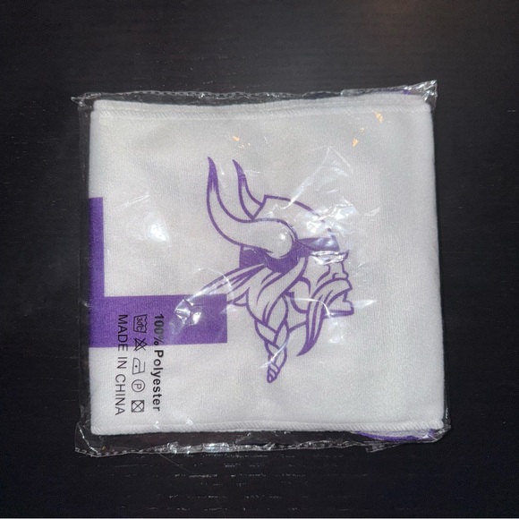 Minnesota Vikings Week 16 Whiteout Scraf - Picture 2 of 2